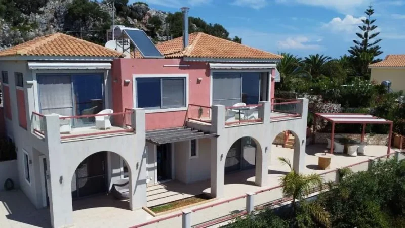 Villa for Sale in Kefalonia in 38.101999911682,20.810852050781,10