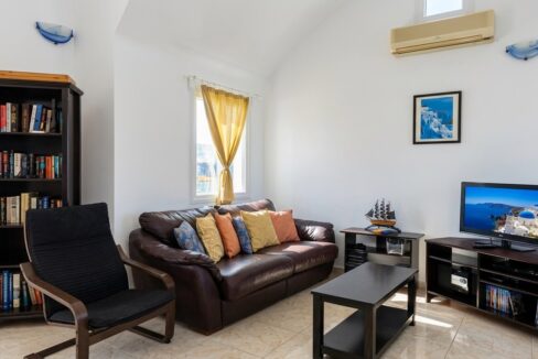 Caldera House for Sale in Santorini Oia 8