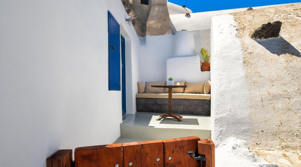 House for sale Santorini Akrotiri 1