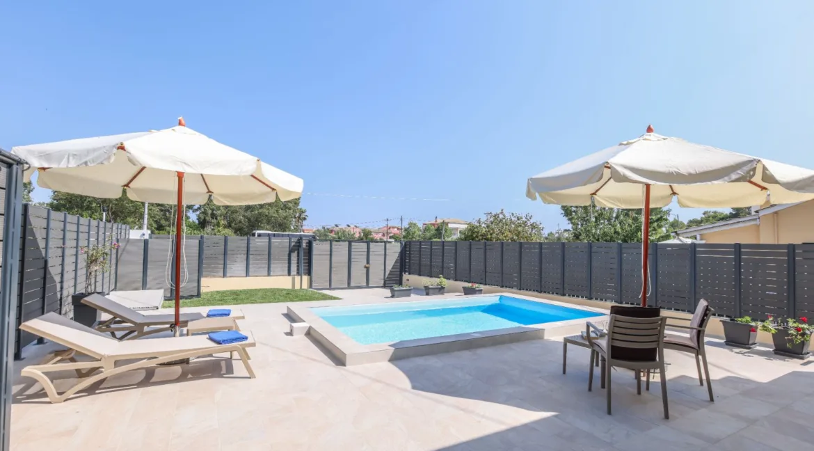 Small Villa for sale Corfu