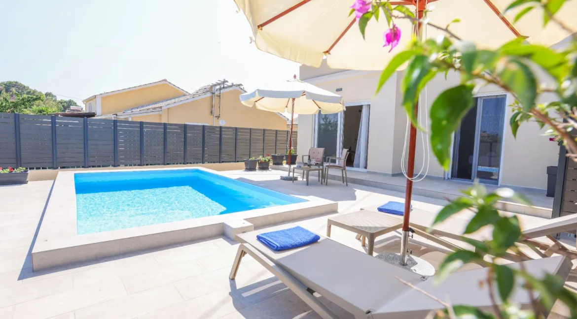 Small Villa for sale Corfu