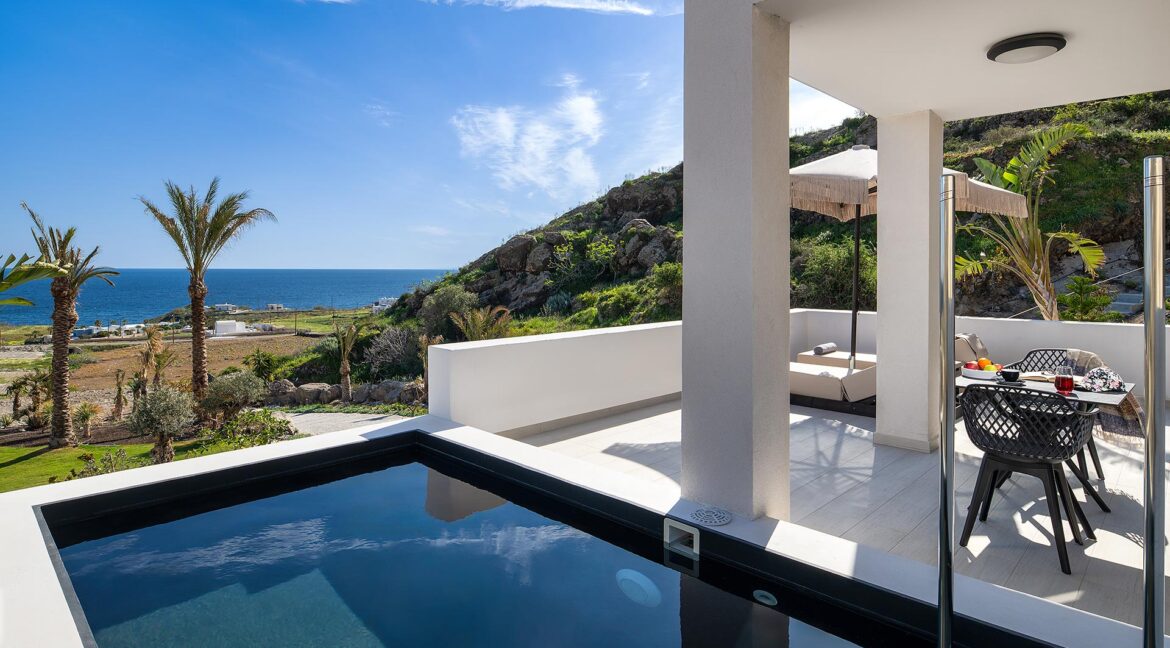 Beautiful Sea View Villa for Sale in Santorini 10