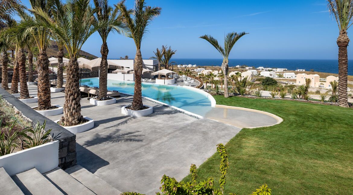 Beautiful Sea View Villa for Sale in Santorini 11