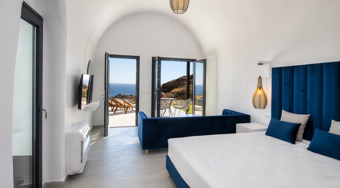 Beautiful Sea View Villa for Sale in Santorini 5