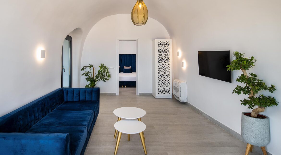 Beautiful Sea View Villa for Sale in Santorini 6