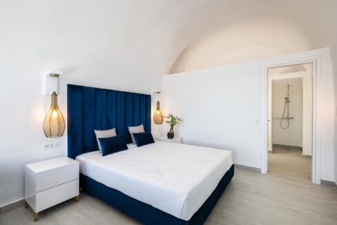 Beautiful Sea View Villa for Sale in Santorini 7