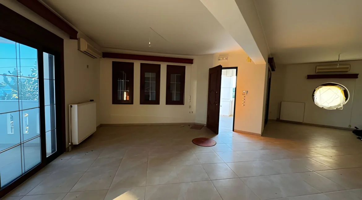 Listing photograph 22 of 31 of the house in Akrotiri, published by Greek Exclusive Properties.