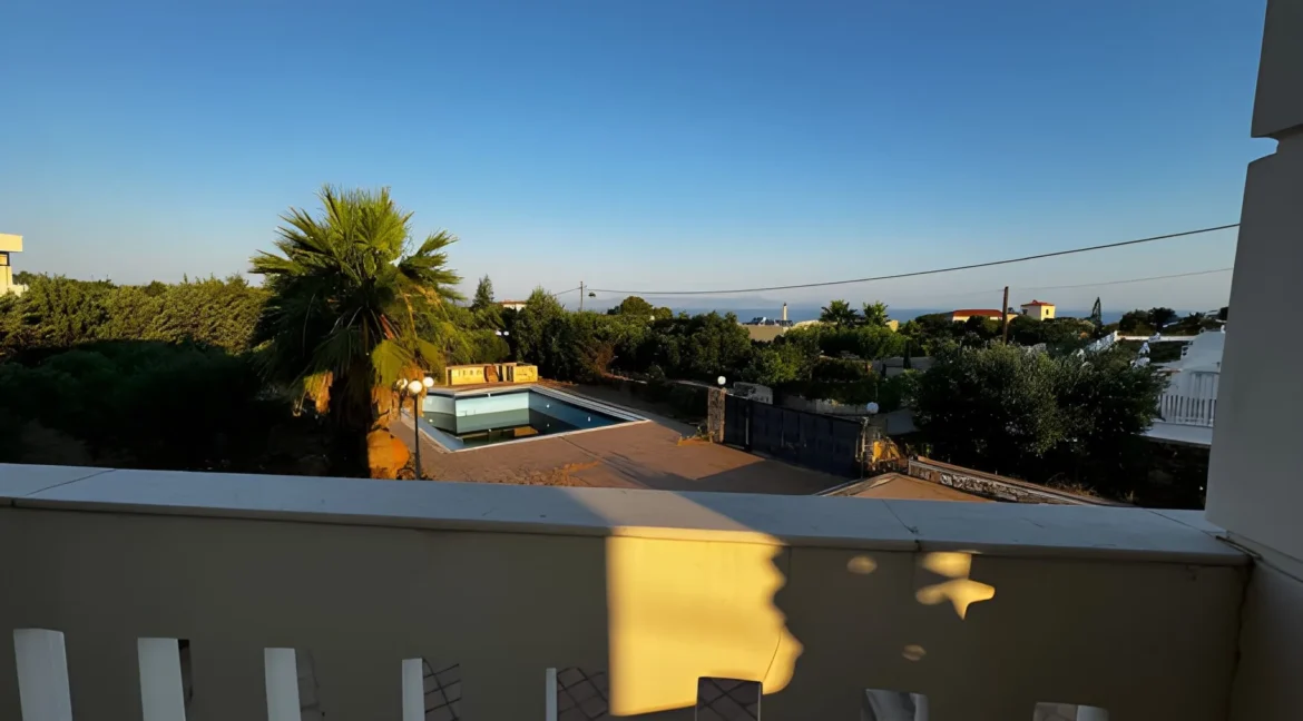 Listing photograph 10 of 31 of the house in Akrotiri, published by Greek Exclusive Properties.
