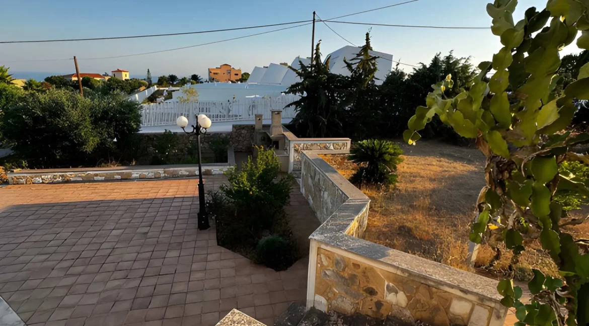 Listing photograph 14 of 31 of the house in Akrotiri, published by Greek Exclusive Properties.