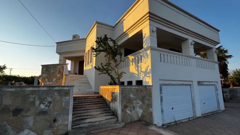 Estate with Pool for sale — Agios Mattheos, Akrotiri