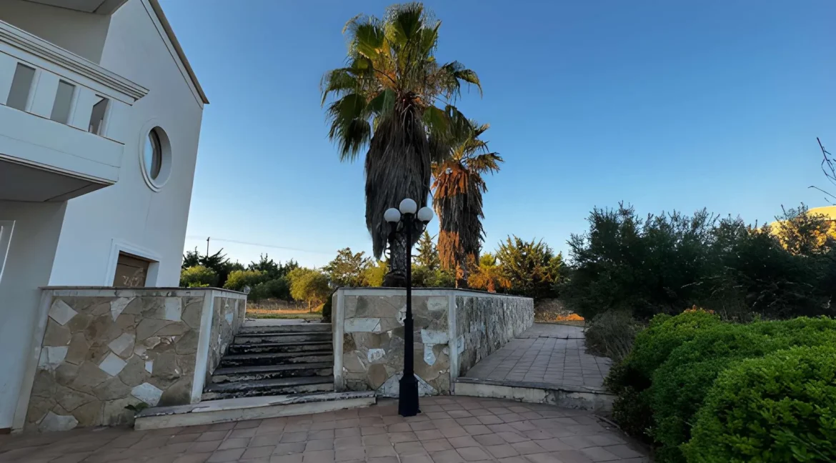 Estate with Pool for sale — Agios Mattheos, Akrotiri 9
