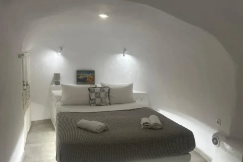 Property for sale Santorini Oia 10