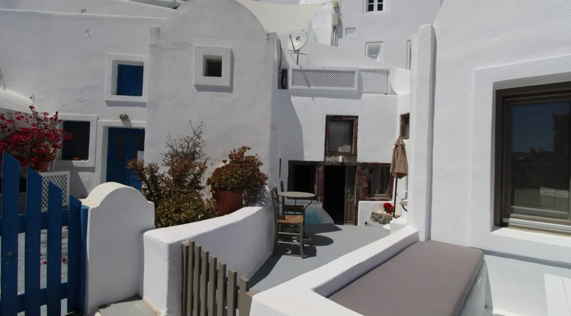 Property for sale Santorini Oia 13