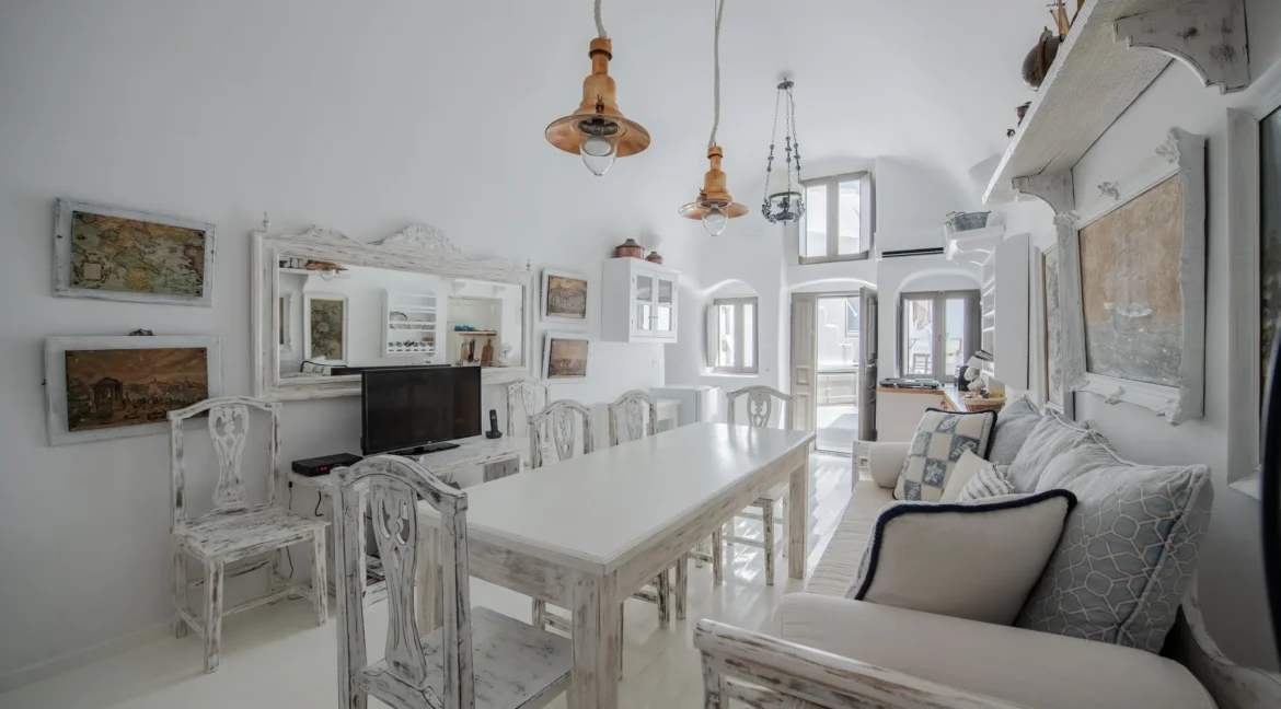 Property for sale Santorini Oia 3