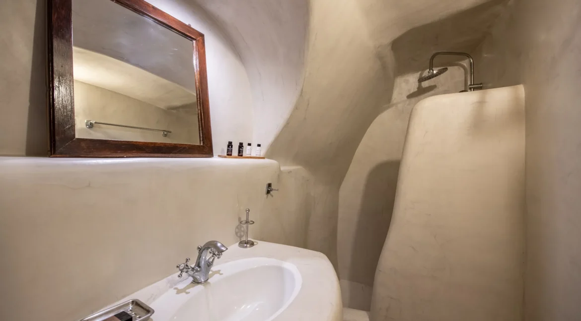 Property for sale Santorini Oia 7