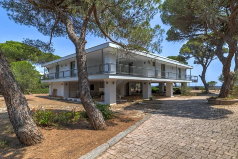 Luxury Beachfront Villa in Athens in East Attica, Schinias
