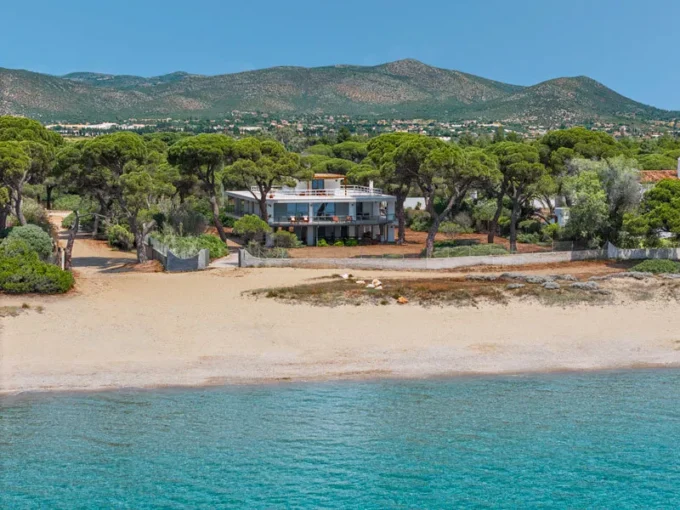 Luxury Beachfront Villa in Athens in East Attica, Schinias