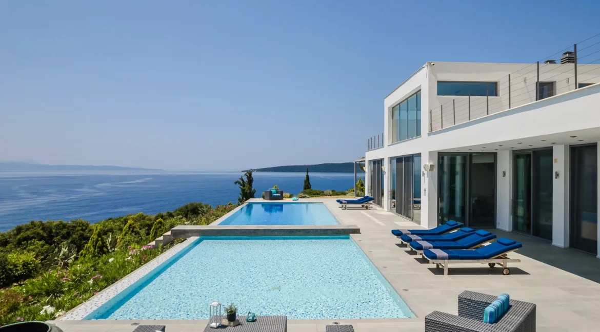 Luxurious Seafront Villa for sale on the Island of Lefkada