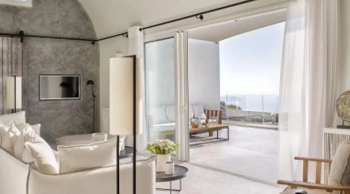 serene-santorini-villa-with-breathtaking_02