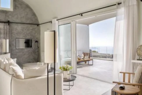serene-santorini-villa-with-breathtaking_02
