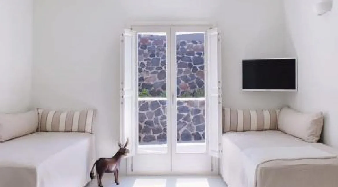 serene-santorini-villa-with-breathtaking_14