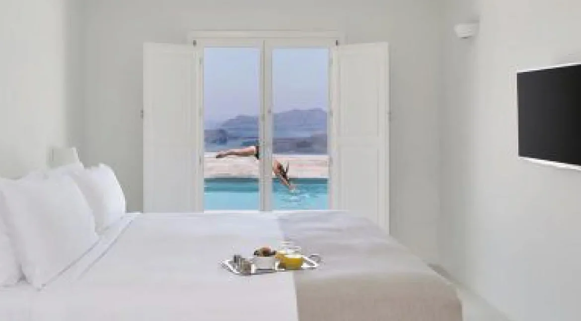 serene-santorini-villa-with-breathtaking_15