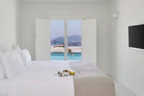 serene-santorini-villa-with-breathtaking_15