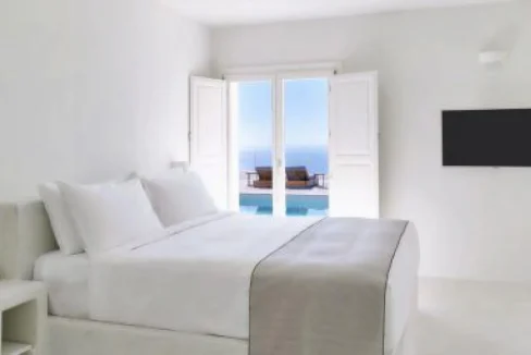 serene-santorini-villa-with-breathtaking_16