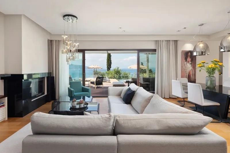 villa-300-sq-m-for-sale_02