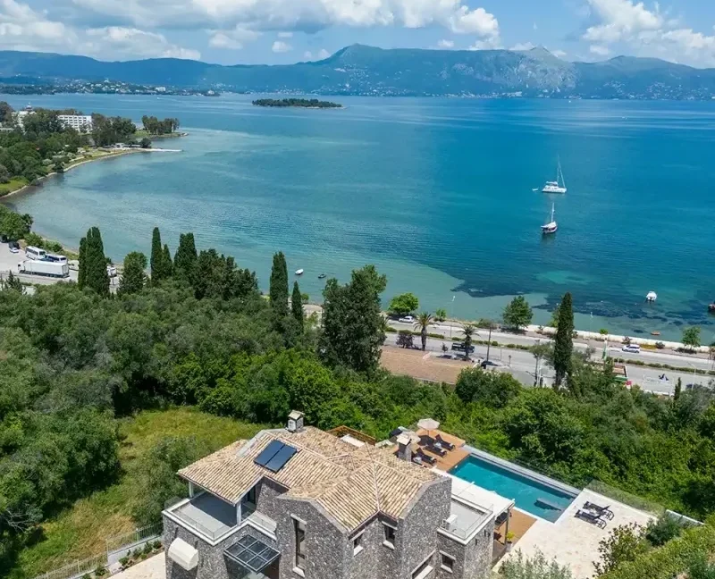 villa-300-sq-m-for-sale_06