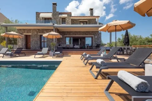 villa-300-sq-m-for-sale_09