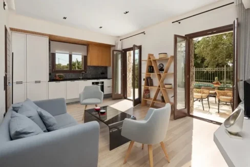villa-300-sq-m-for-sale_17