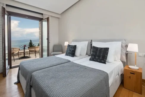 villa-300-sq-m-for-sale_19