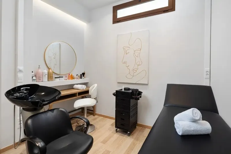 villa-300-sq-m-for-sale_24