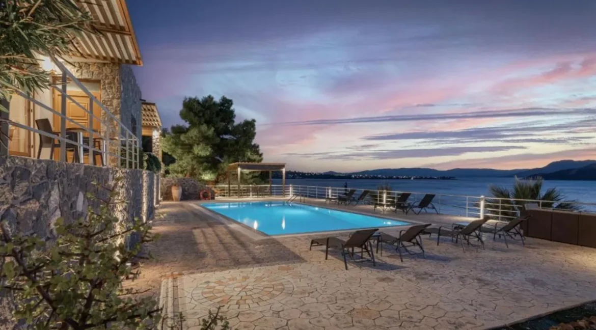 Villa by the sea in Aegina for sale