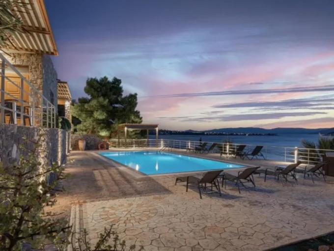 Villa by the sea in Aegina for sale