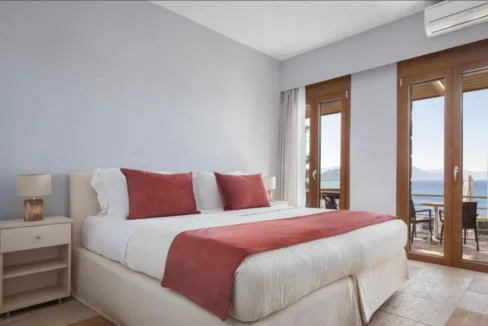 Villa by the sea in Aegina for sale