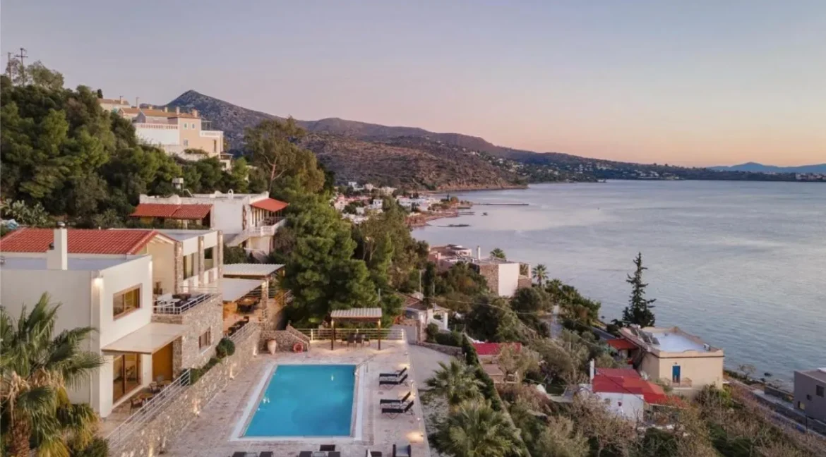 Villa by the sea in Aegina for sale