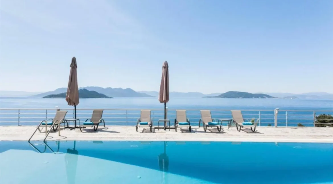 Villa by the sea in Aegina for sale