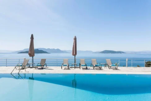 Villa by the sea in Aegina for sale