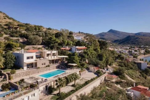 Villa by the sea in Aegina for sale