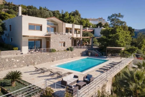 Villa by the sea in Aegina for sale