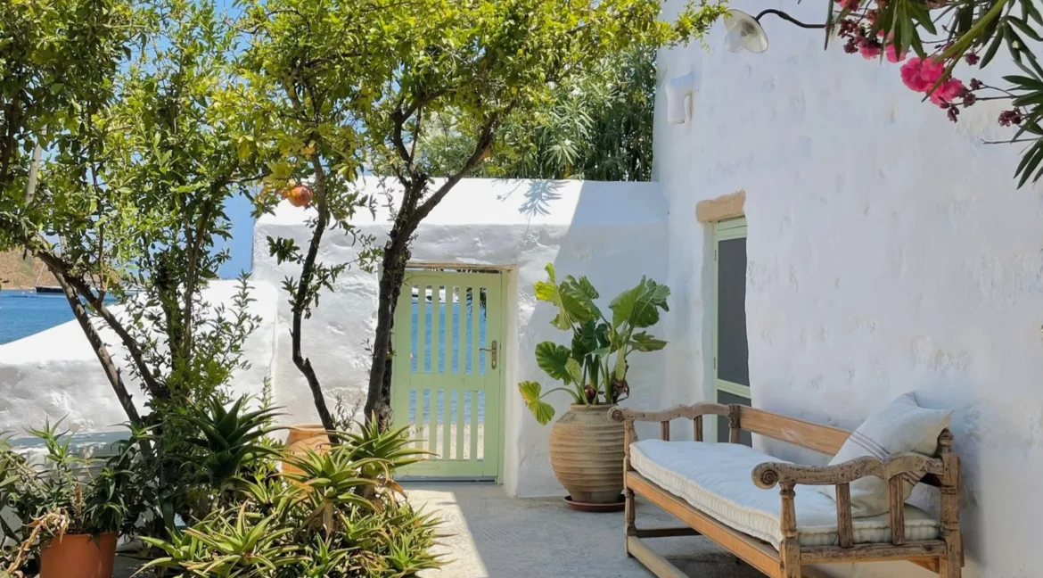 1900xxs_exceptional-waterfront-estate-on-grikos-_30
