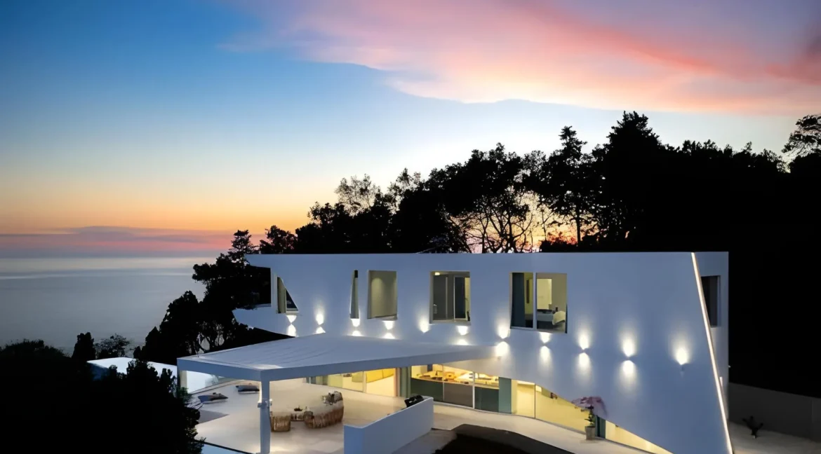 Beachfront Villa in Corfu for sale 1