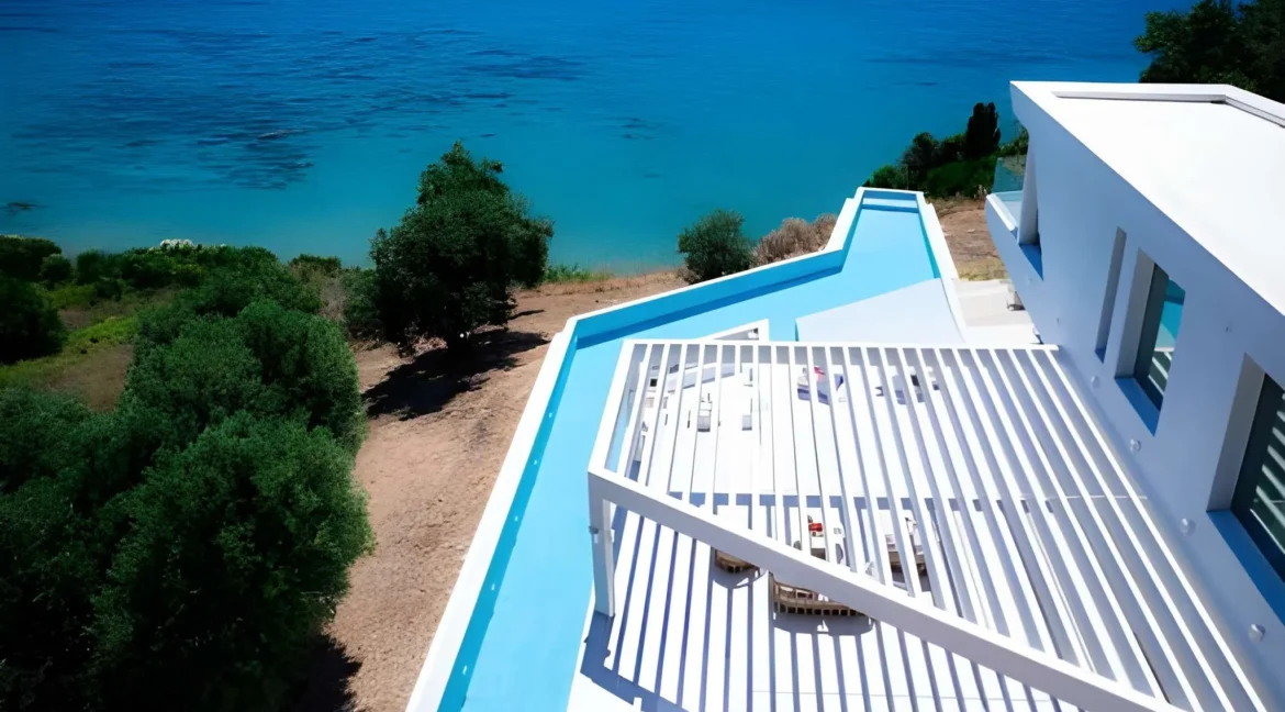 Beachfront Villa in Corfu for sale 14