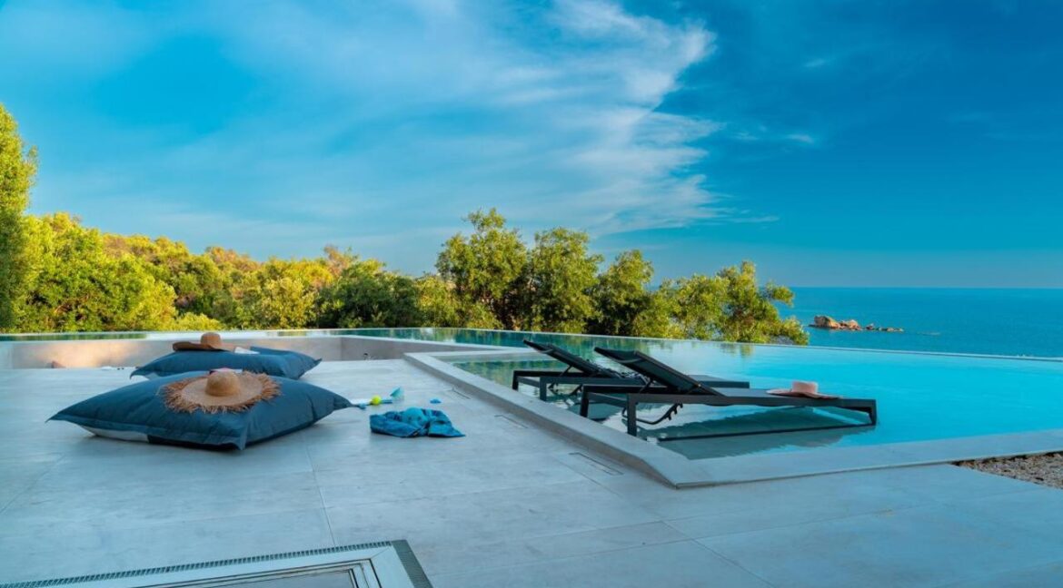 Beachfront Villa in Corfu for sale 20