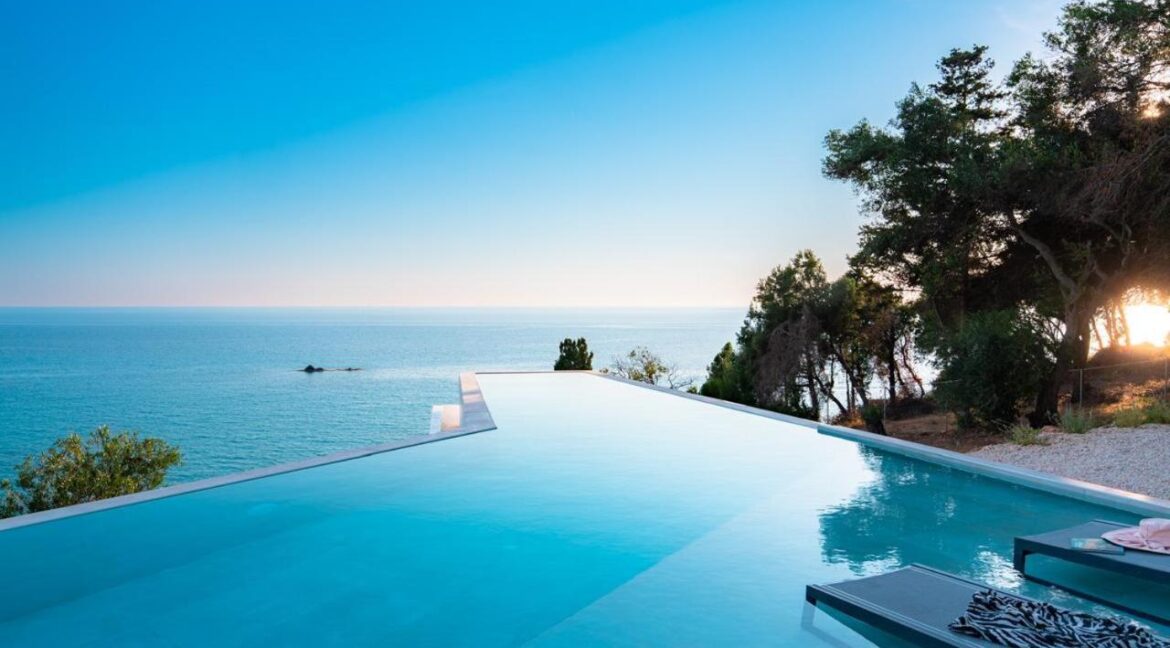 Beachfront Villa in Corfu for sale 23