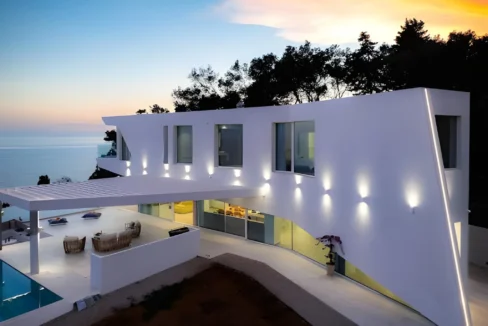 Beachfront Villa in Corfu for sale 3