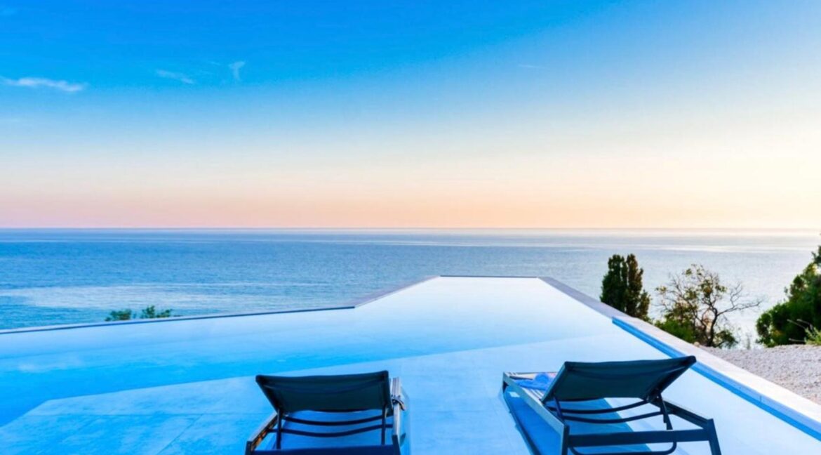 Beachfront Villa in Corfu for sale 32