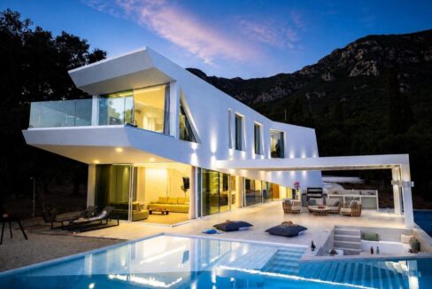 Beachfront Villa in Corfu for sale 33